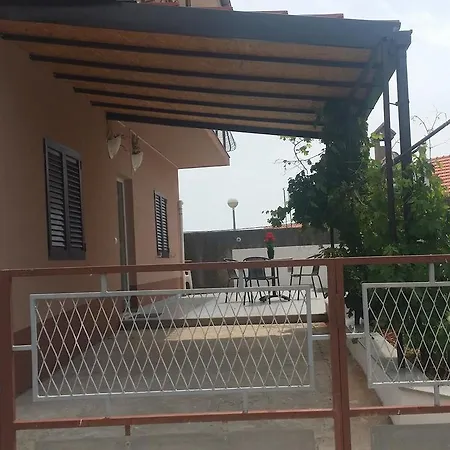 With Parking Space Sapina Doca, - 11739 * Rogoznica (Sibenik-Knin)